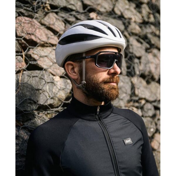 Campera Negra con Rompeviento OFERTA